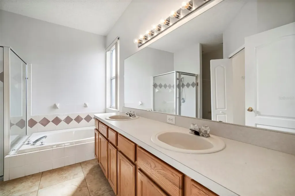 930 Grand Canyon Drive Valrico FL 33594