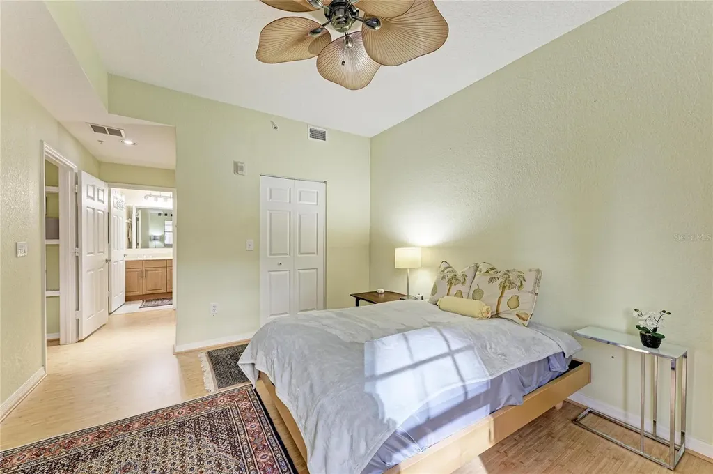 1064 N Tamiami Trail Sarasota FL 34236