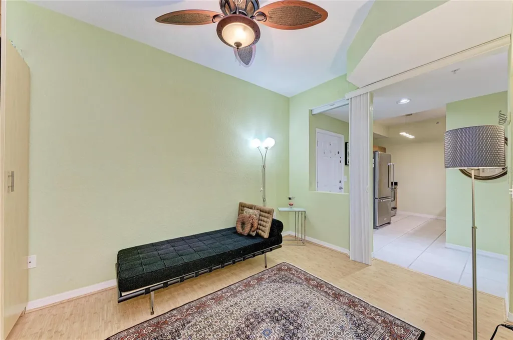 1064 N Tamiami Trail Sarasota FL 34236