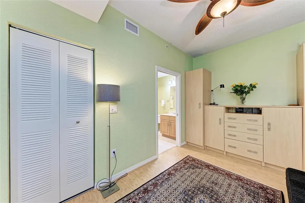 1064 N Tamiami Trail Sarasota FL 34236