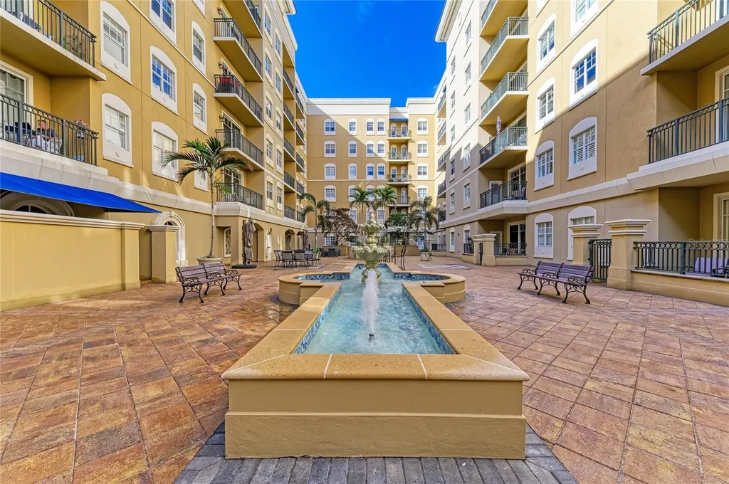 1064 N Tamiami Trail Sarasota FL 34236