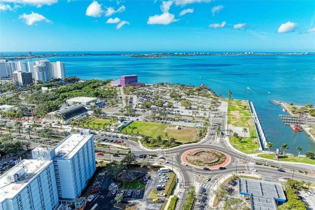 1064 N Tamiami Trail Sarasota FL 34236