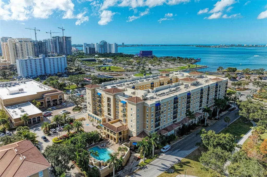 1064 N Tamiami Trail Sarasota FL 34236