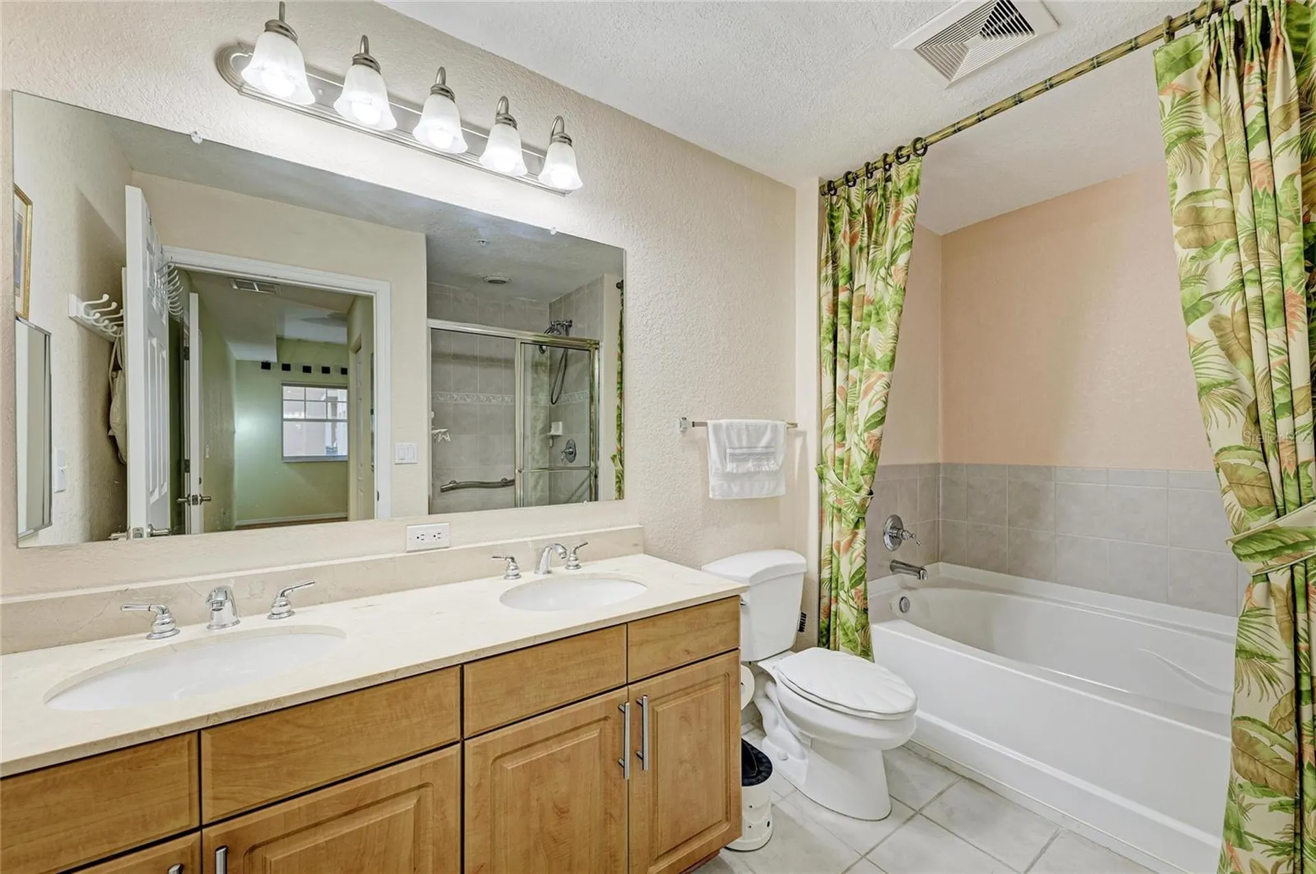 1064 N Tamiami Trail Sarasota FL 34236