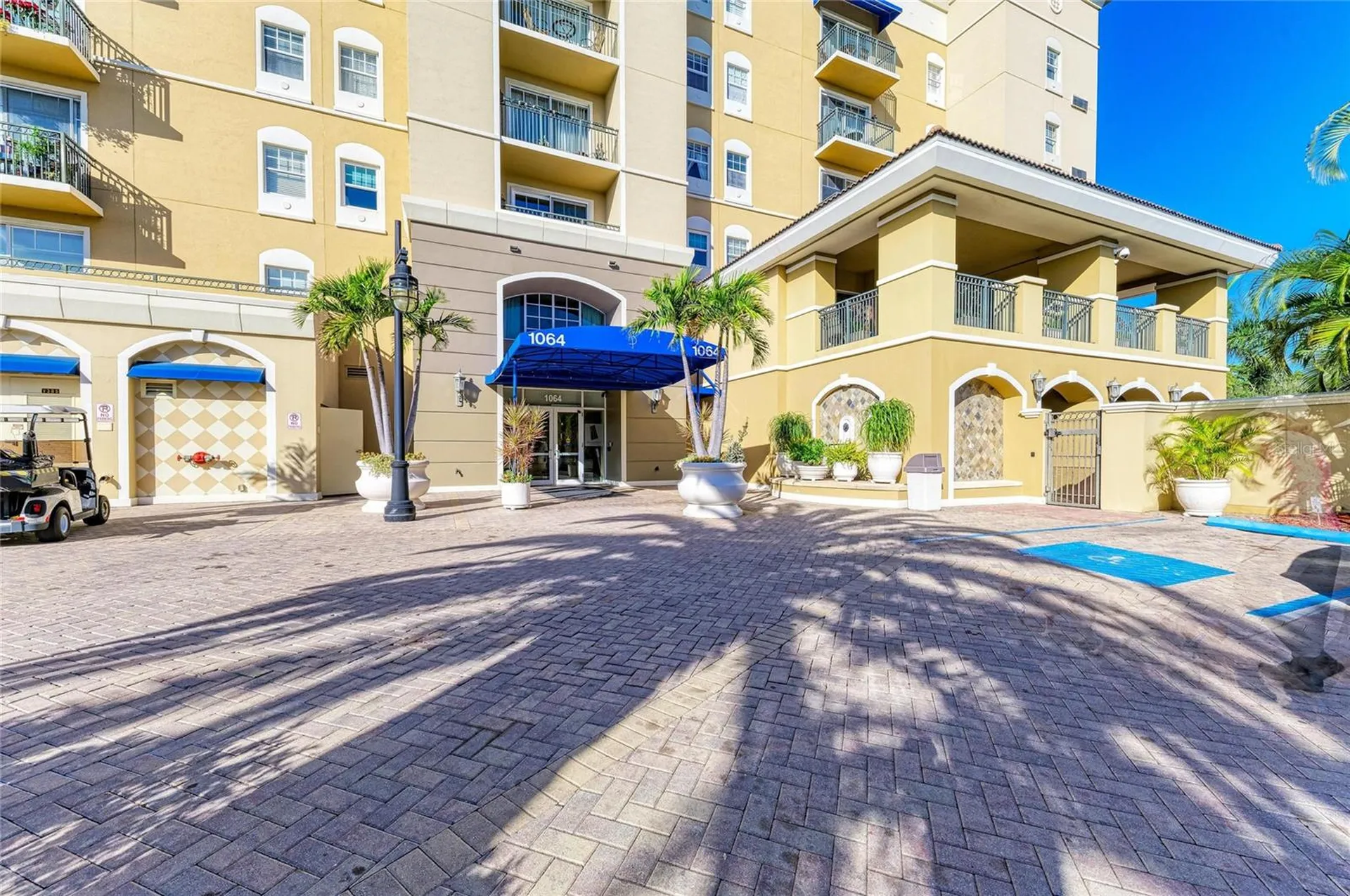 1064 N Tamiami Trail Sarasota FL 34236