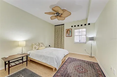 1064 N Tamiami Trail Sarasota FL 34236