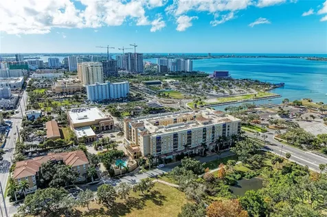 1064 N Tamiami Trail Sarasota FL 34236