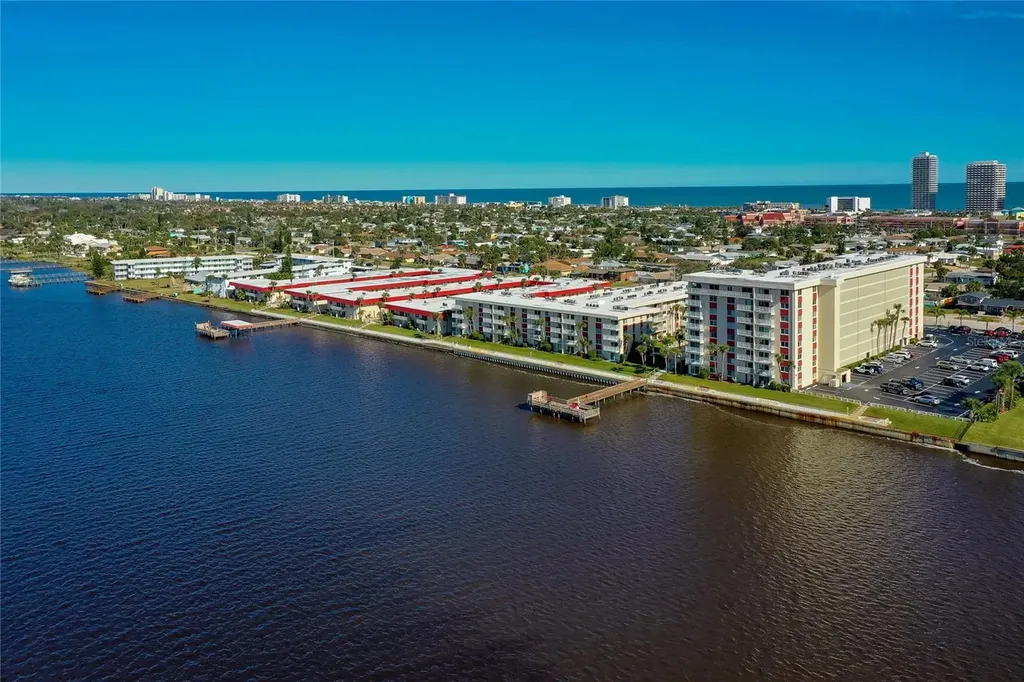 2711 N Halifax Avenue Daytona Beach FL 32118