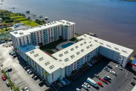 2711 N Halifax Avenue Daytona Beach FL 32118