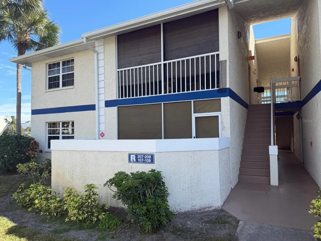 1531 SE Royal Green Circle Port St Lucie FL 34952