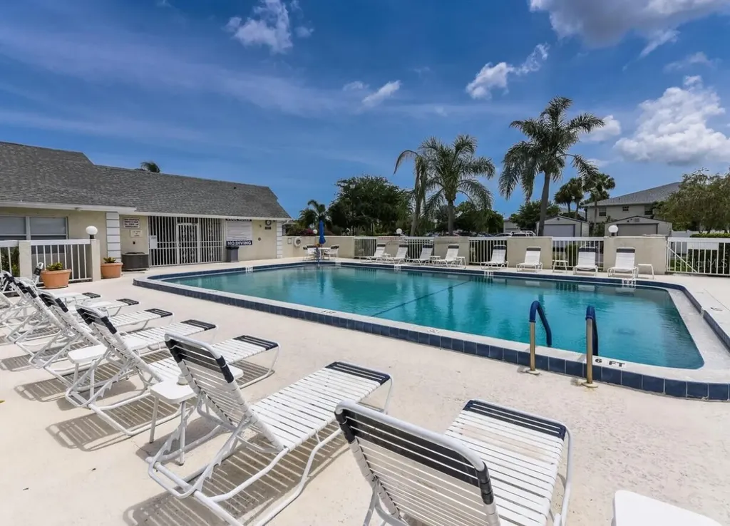 1531 SE Royal Green Circle Port St Lucie FL 34952