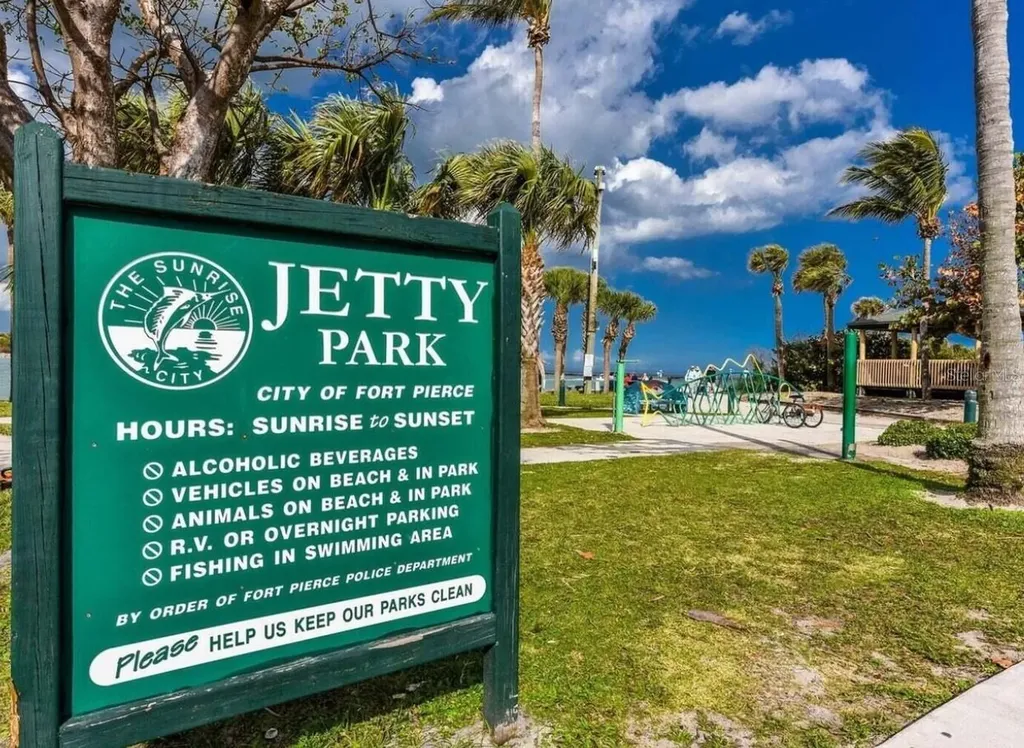 1531 SE Royal Green Circle Port St Lucie FL 34952