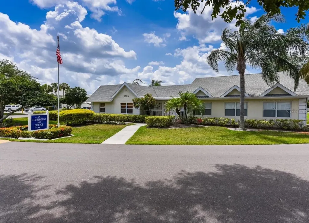 1531 SE Royal Green Circle Port St Lucie FL 34952