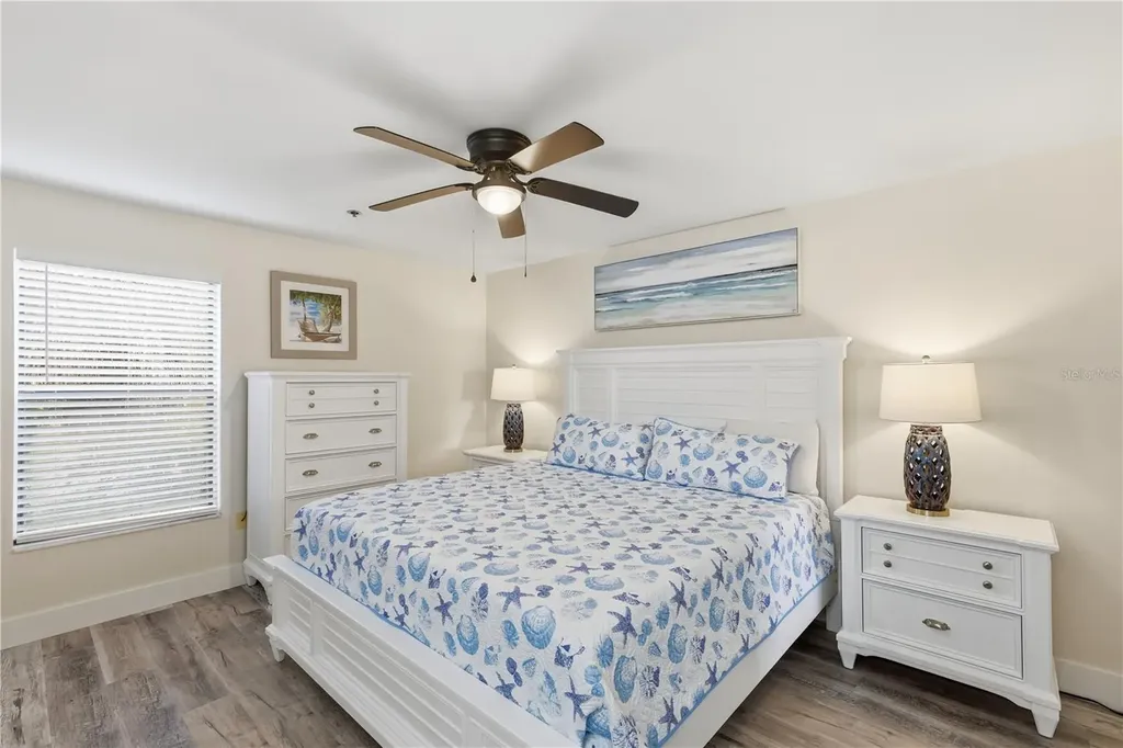 3601 E Bay Drive Holmes Beach FL 34217