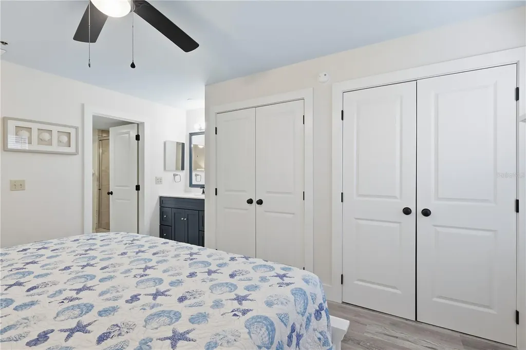 3601 E Bay Drive Holmes Beach FL 34217