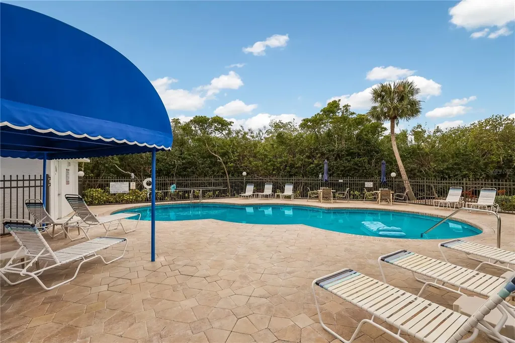 3601 E Bay Drive Holmes Beach FL 34217