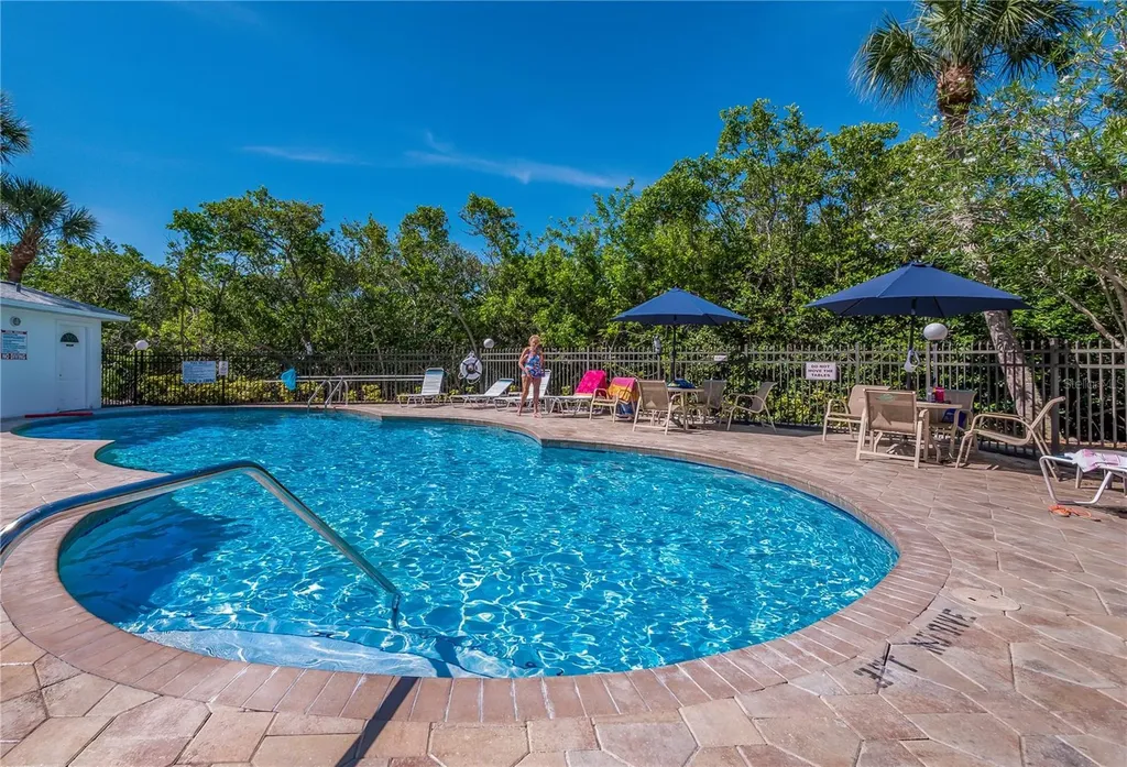 3601 E Bay Drive Holmes Beach FL 34217