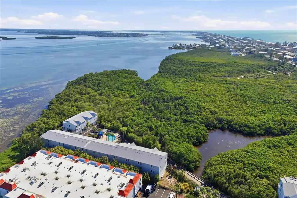 3601 E Bay Drive Holmes Beach FL 34217