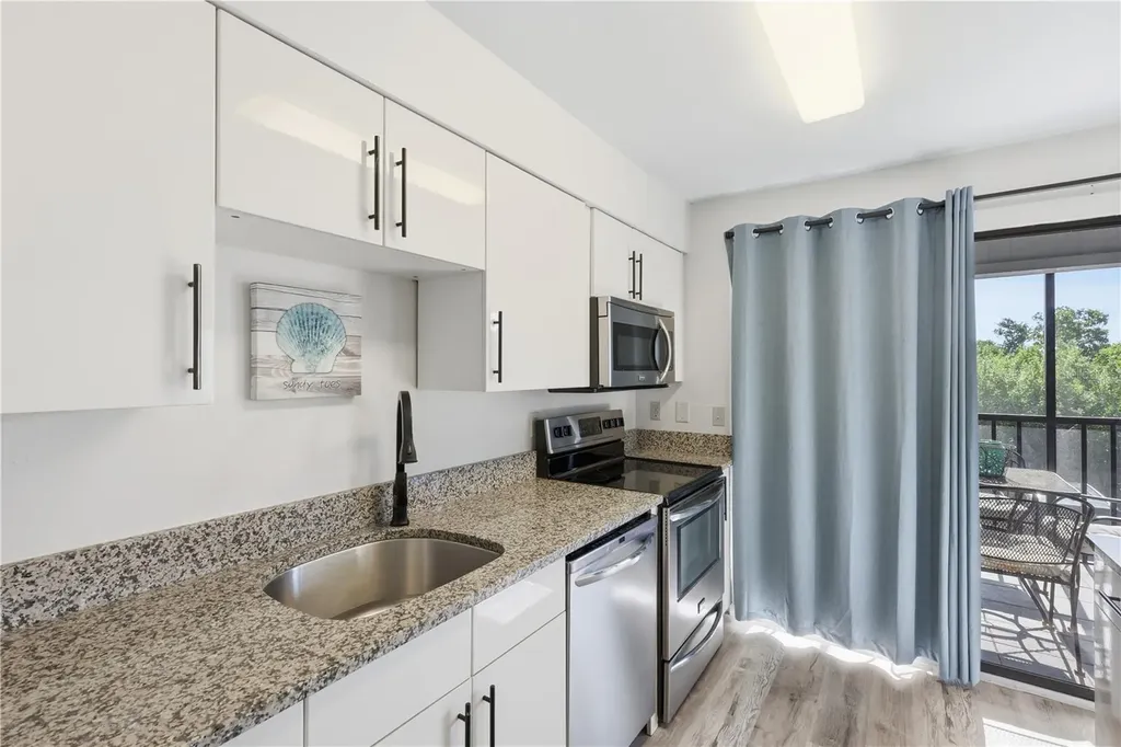 3601 E Bay Drive Holmes Beach FL 34217