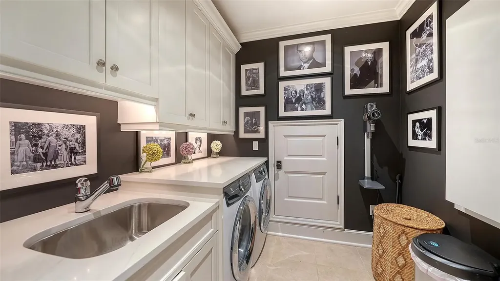 1204 Hillview Drive Sarasota FL 34239