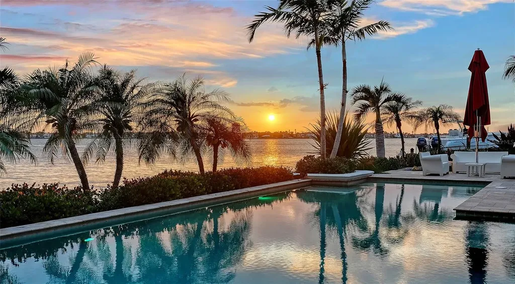 1204 Hillview Drive Sarasota FL 34239