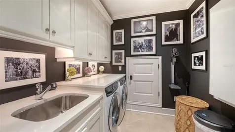 1204 Hillview Drive Sarasota FL 34239