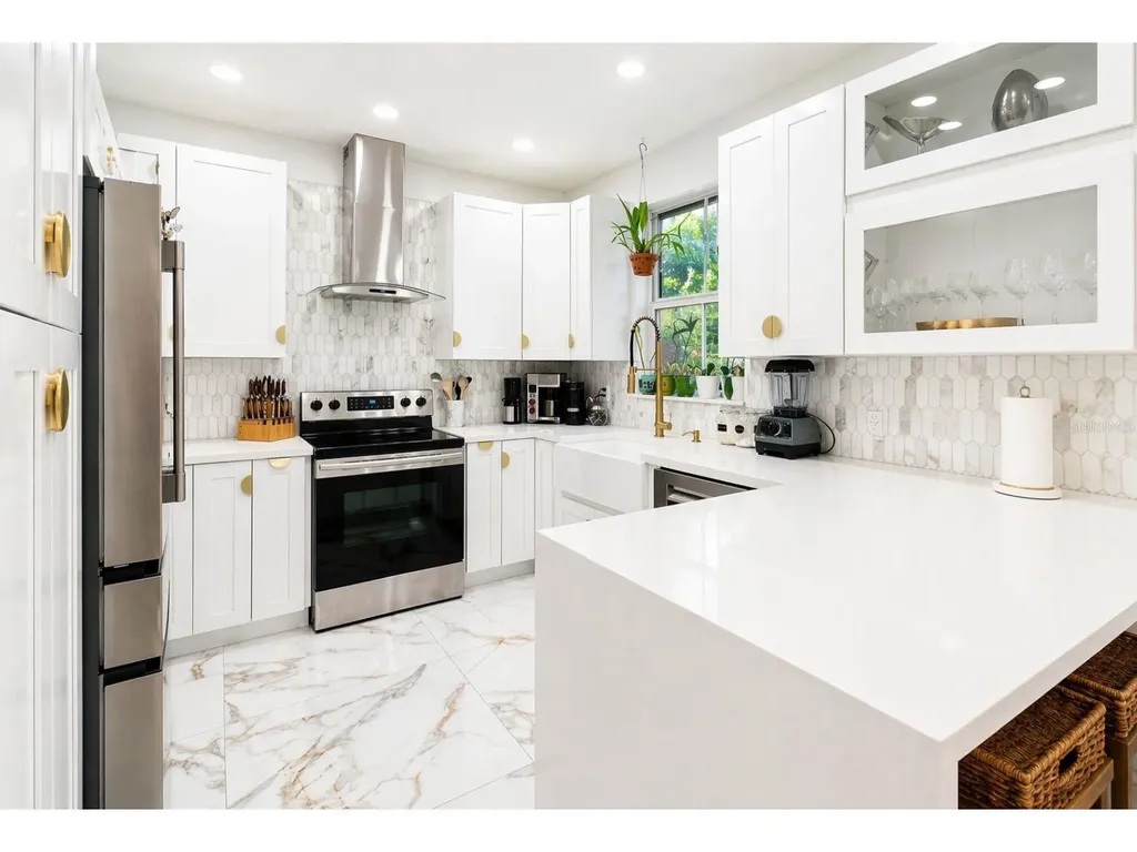 1041 NE 208th Street Miami FL 33179