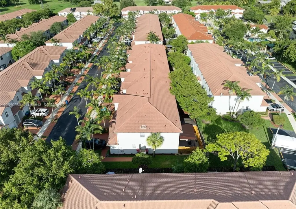 1041 NE 208th Street Miami FL 33179