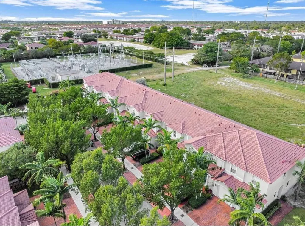 1041 NE 208th Street Miami FL 33179