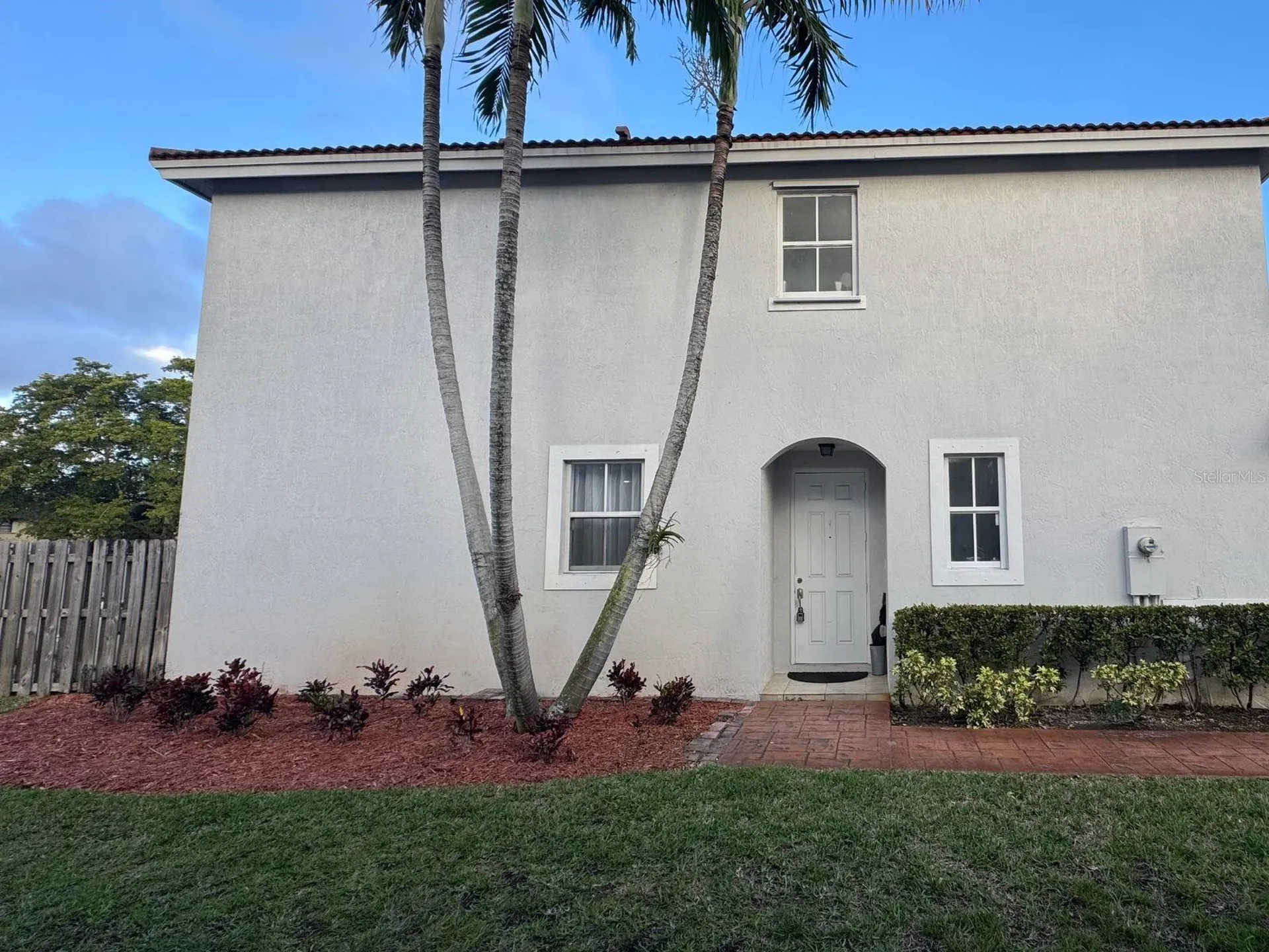 1041 NE 208th Street Miami FL 33179