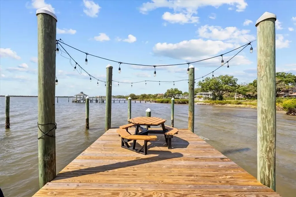 413 S Bayshore Boulevard Safety Harbor FL 34695
