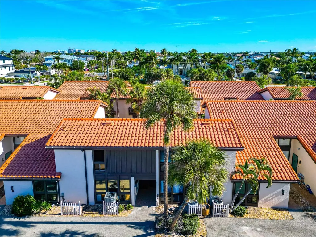 800 S Blvd Of The Presidents Sarasota FL 34236