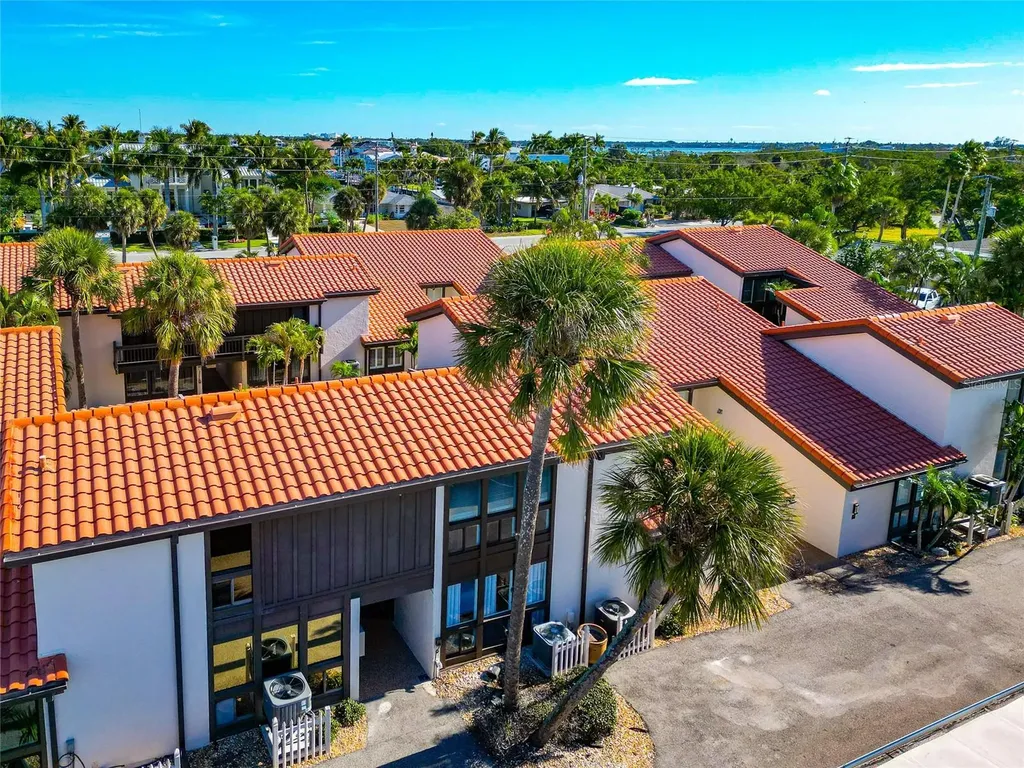 800 S Blvd Of The Presidents Sarasota FL 34236