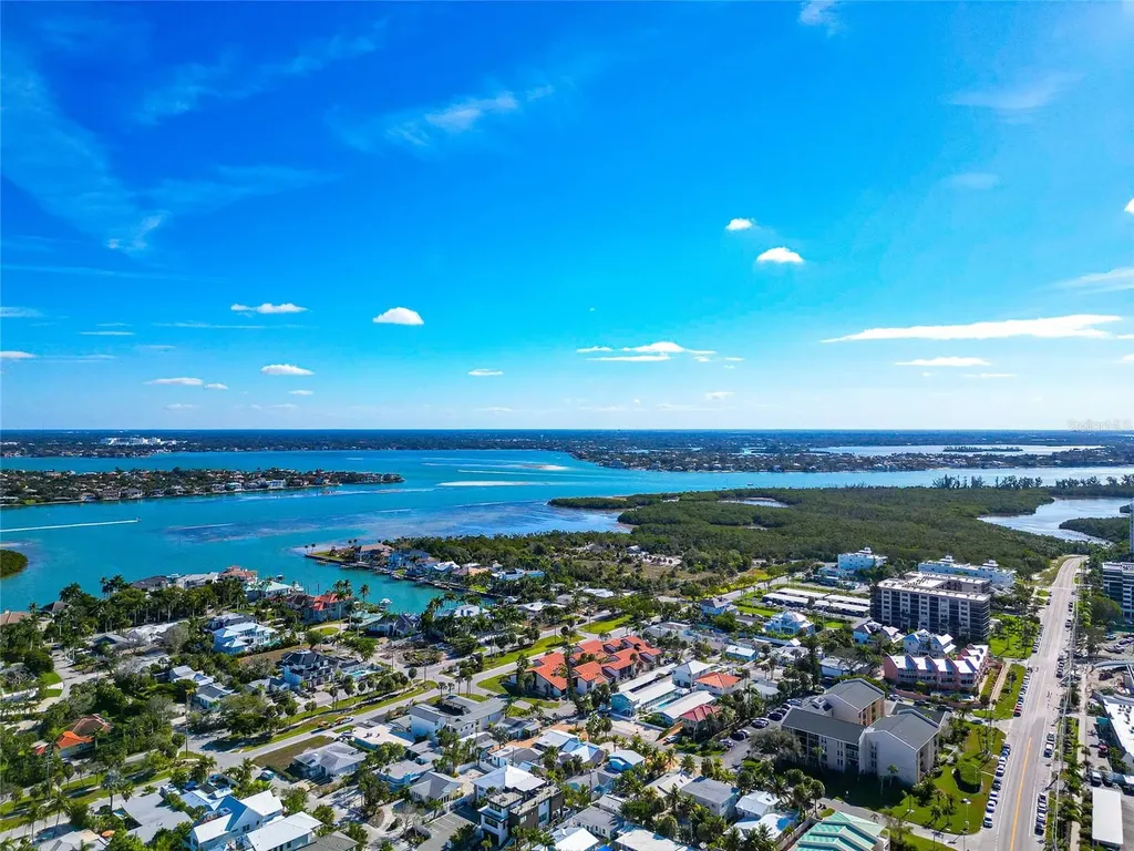 800 S Blvd Of The Presidents Sarasota FL 34236