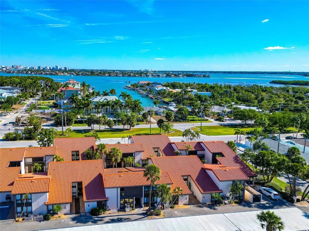 800 S Blvd Of The Presidents Sarasota FL 34236