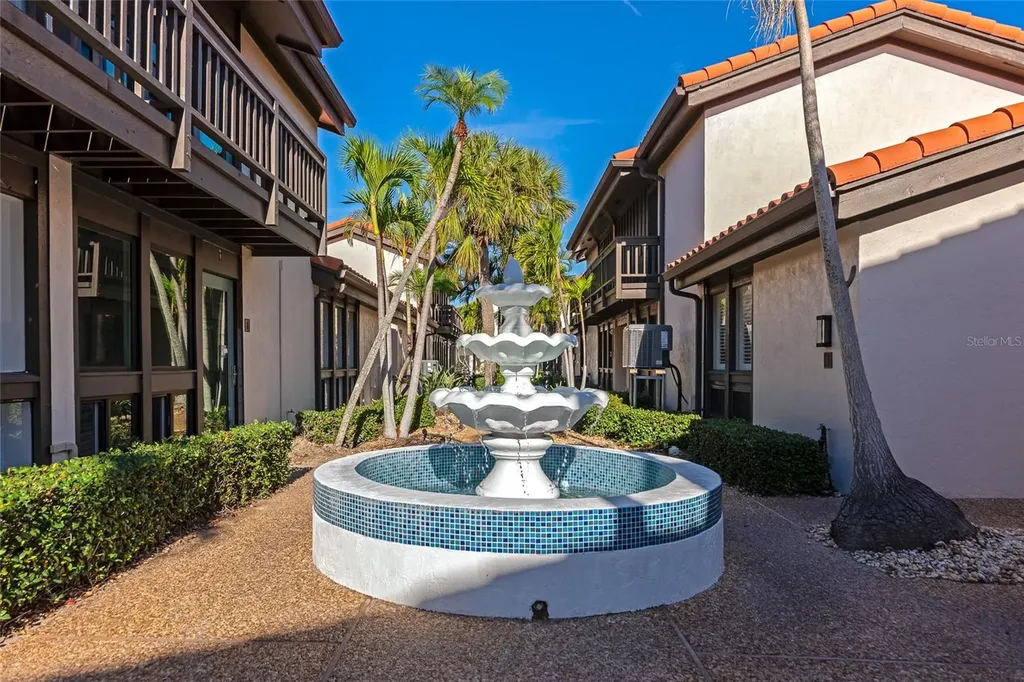 800 S Blvd Of The Presidents Sarasota FL 34236