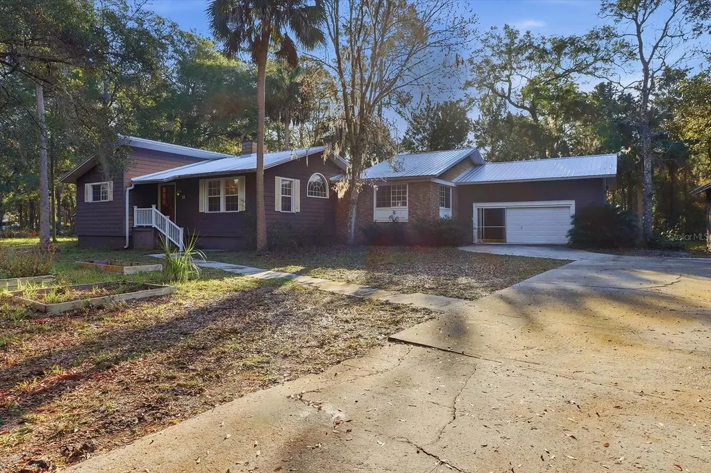 11 Patricia Road Yankeetown FL 34498