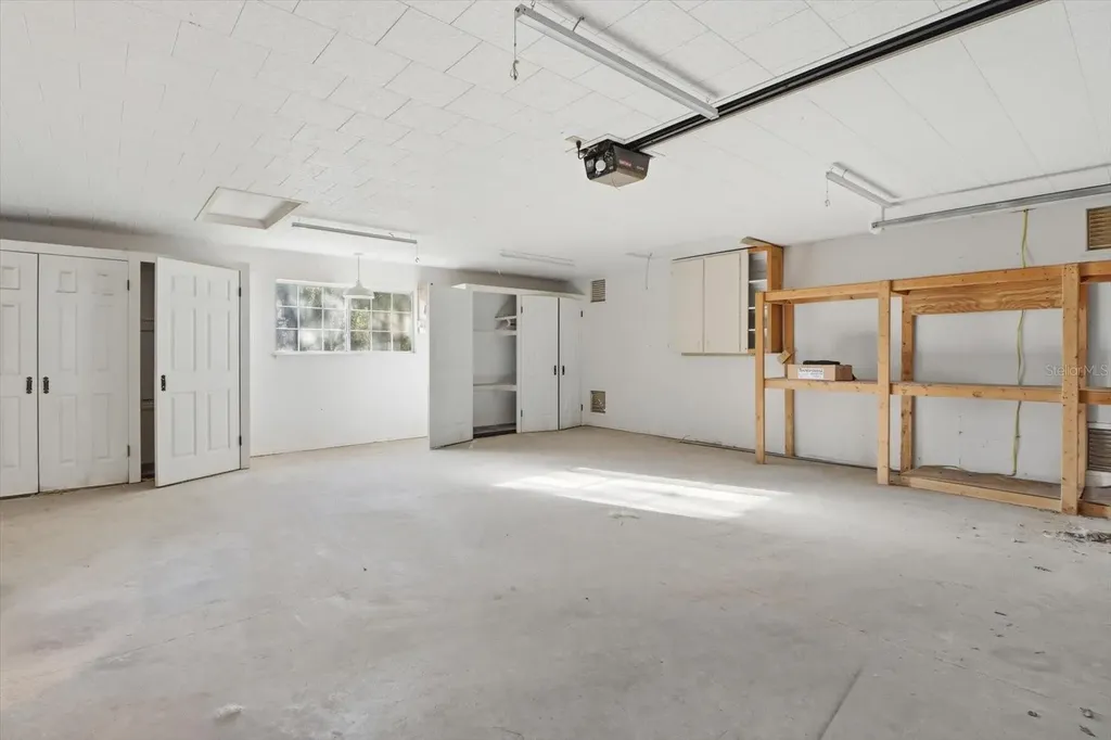 11 Patricia Road Yankeetown FL 34498