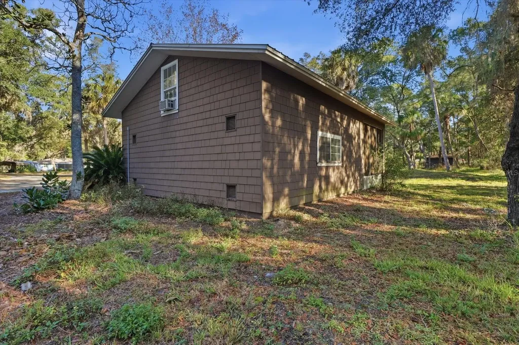 11 Patricia Road Yankeetown FL 34498