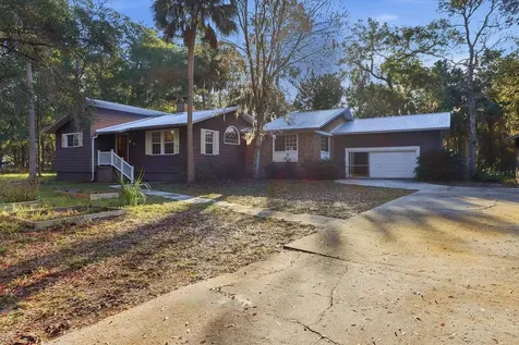 11 Patricia Road Yankeetown FL 34498
