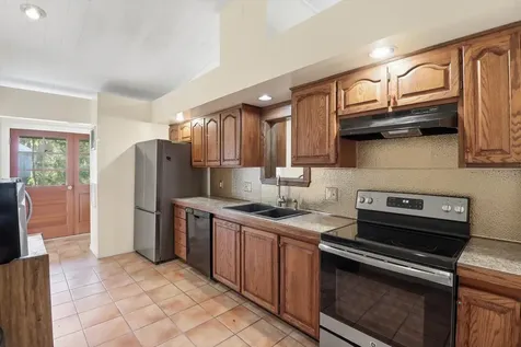 11 Patricia Road Yankeetown FL 34498