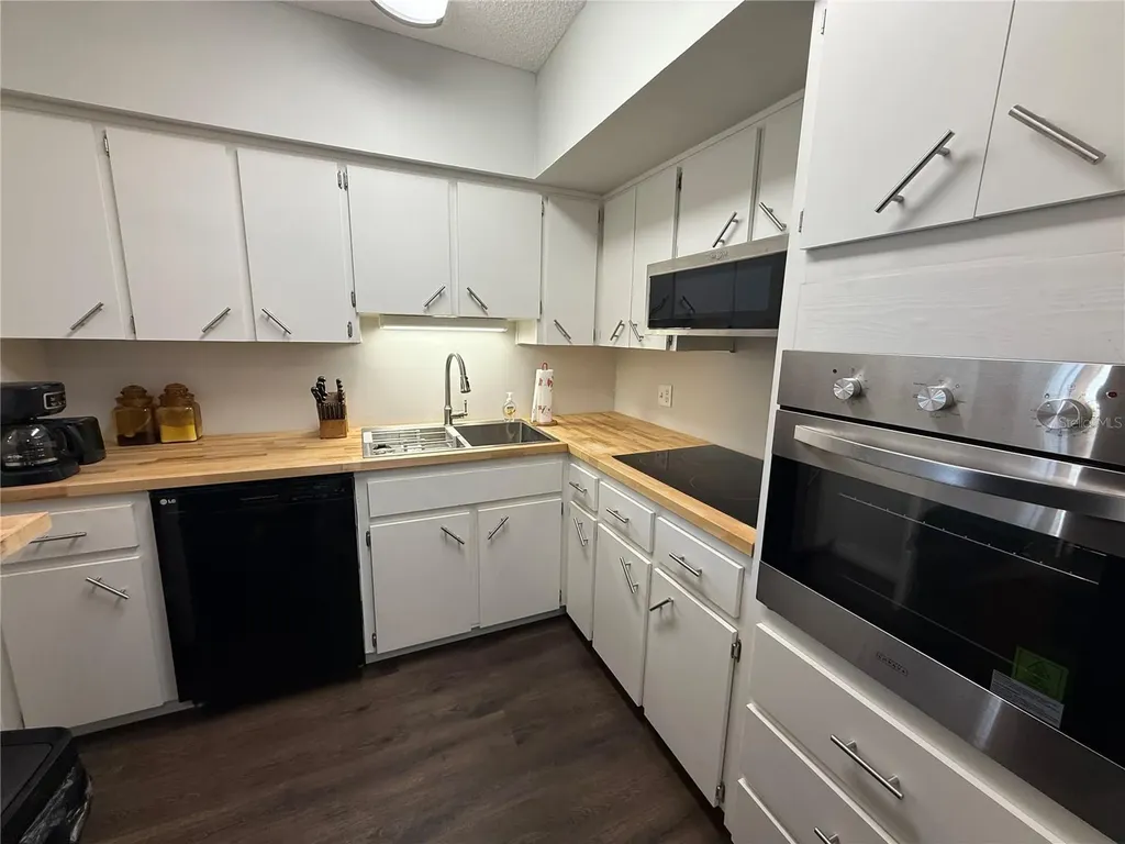 2391 Sumatran Way Clearwater FL 33763
