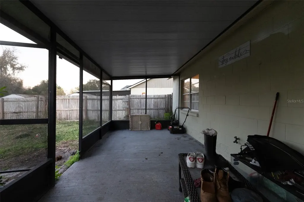 4610 N Country Hills Court Plant City FL 33566