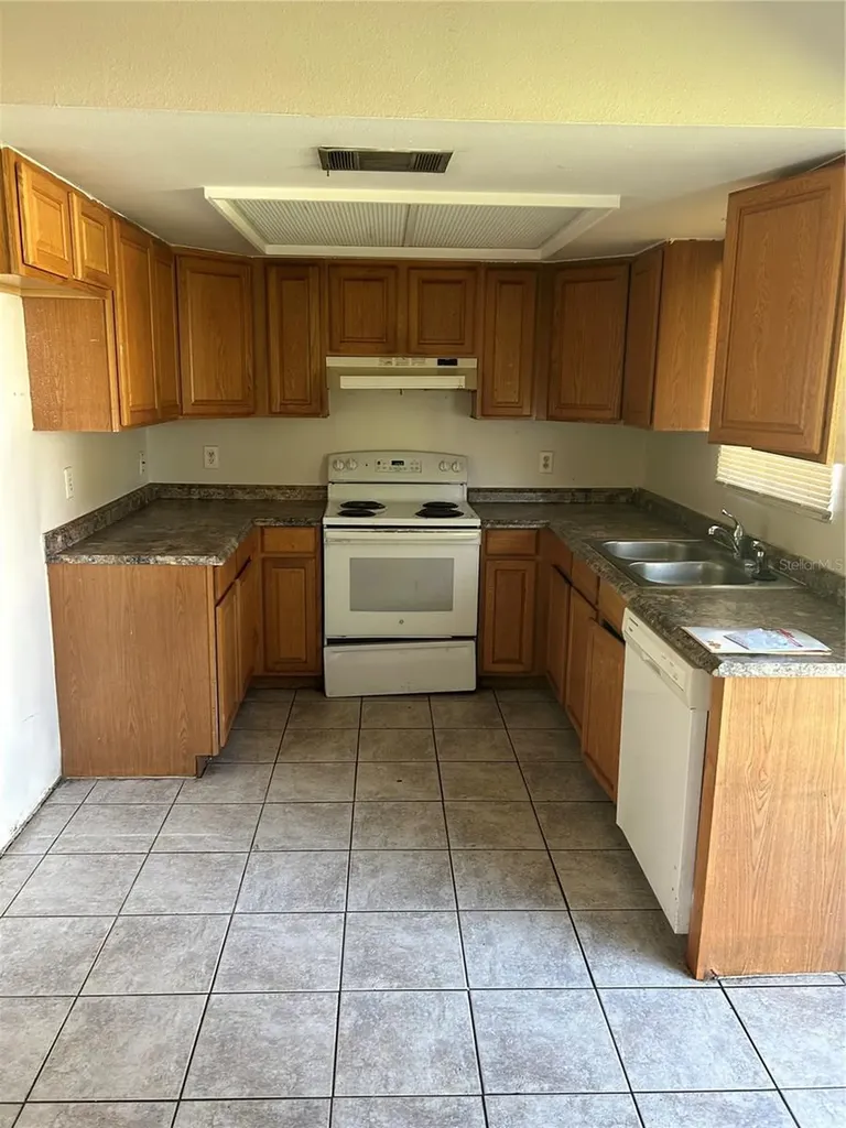 2341 Bayswater Court Orlando FL 32837