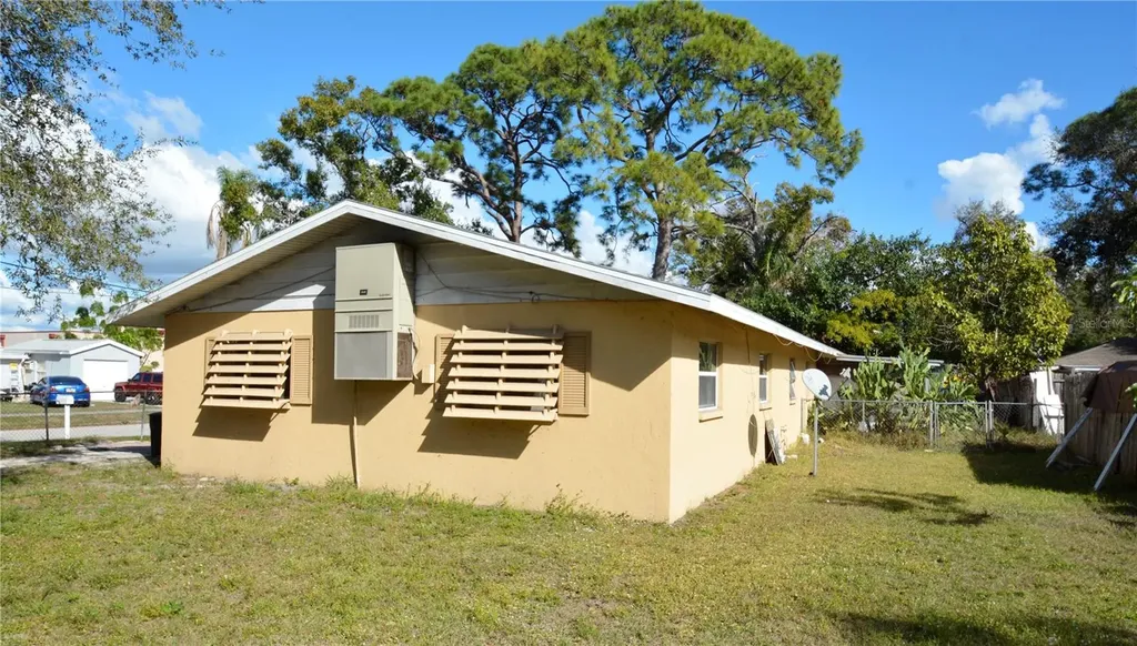 2100 9th Street Sarasota FL 34237