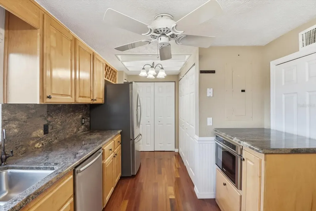 5415 Riverside Drive Yankeetown FL 34498