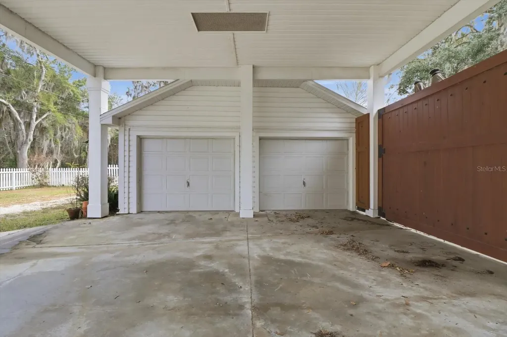 5415 Riverside Drive Yankeetown FL 34498