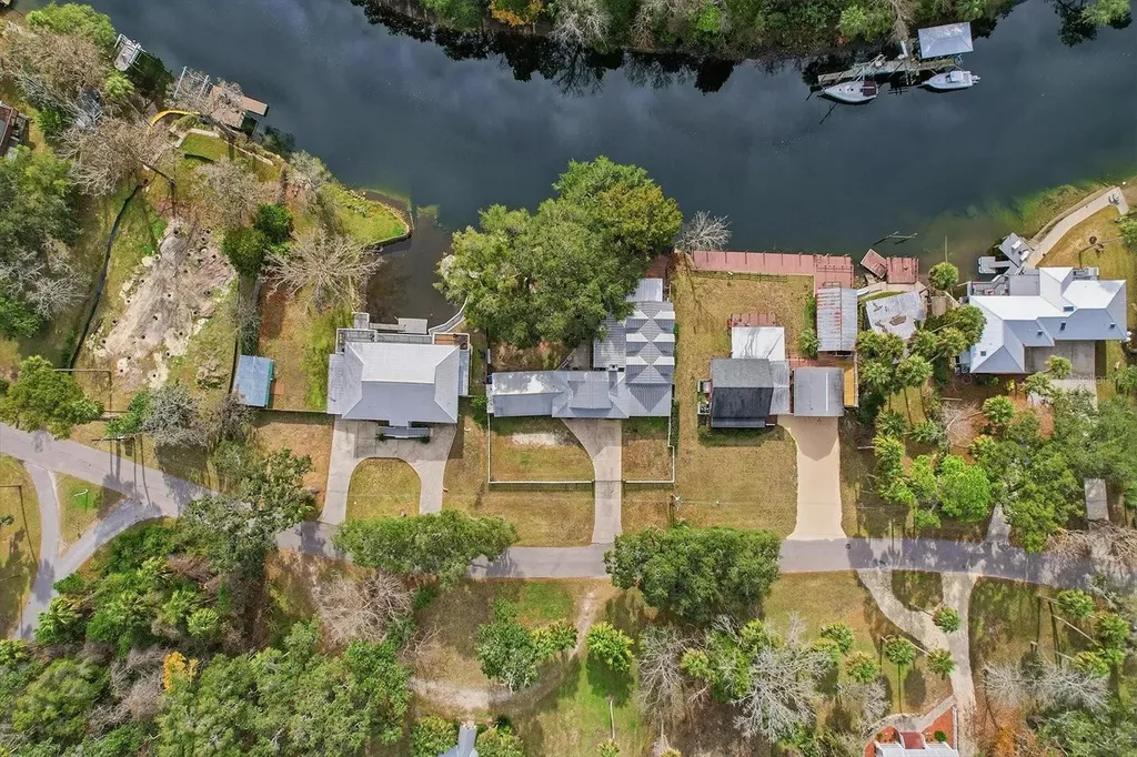 5415 Riverside Drive Yankeetown FL 34498