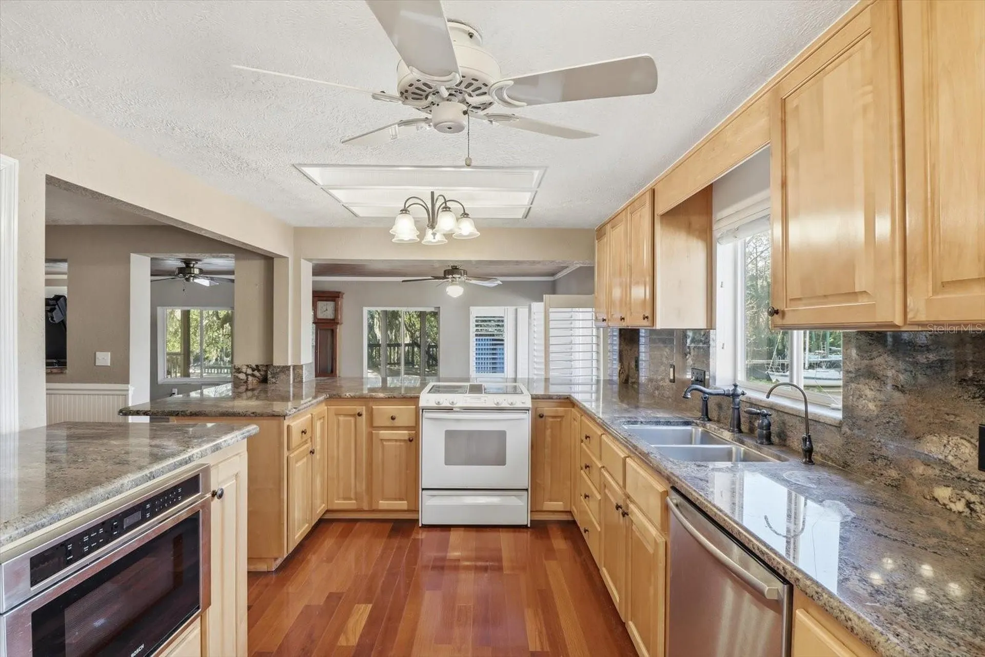 5415 Riverside Drive Yankeetown FL 34498