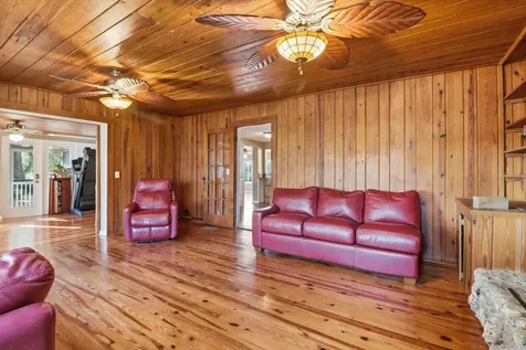 5415 Riverside Drive Yankeetown FL 34498